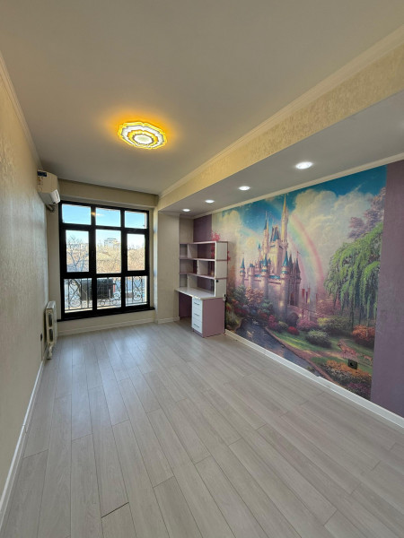 Продается 3-комнатная квартира с ремонтом в премиальном ЖК Cassa Bella по адпесу ул. Ажыбек Баатыра, 10 (район старого аэропорта).