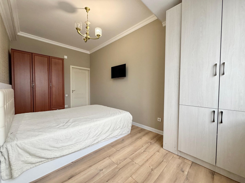 Продается 2 комнатная квартира в центре города на Исанова / Боконбаева