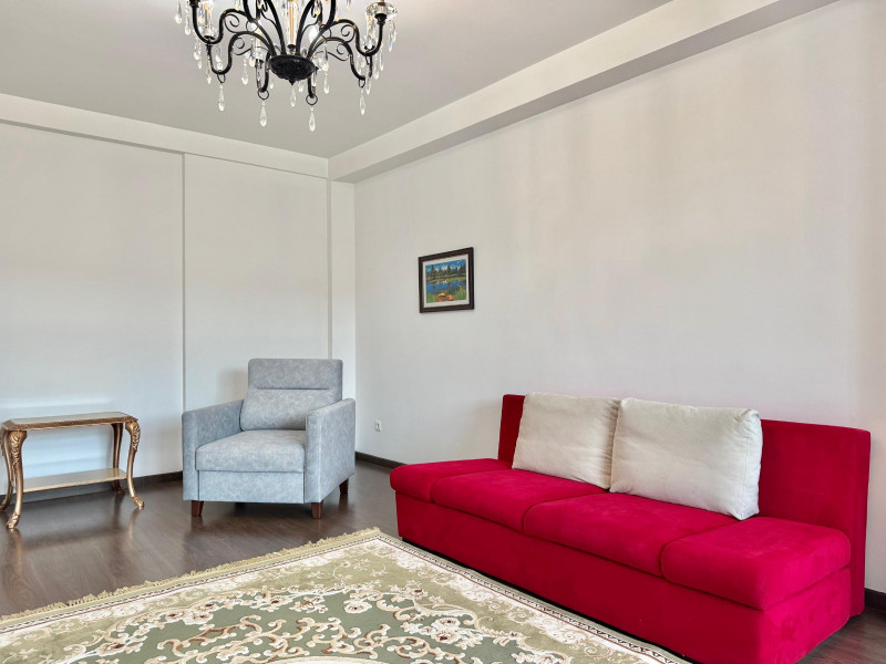 Продается 2 комнатная квартира на Токтогула / Исанова, рядом с Бишкек Парк в ЖК ОНИКС