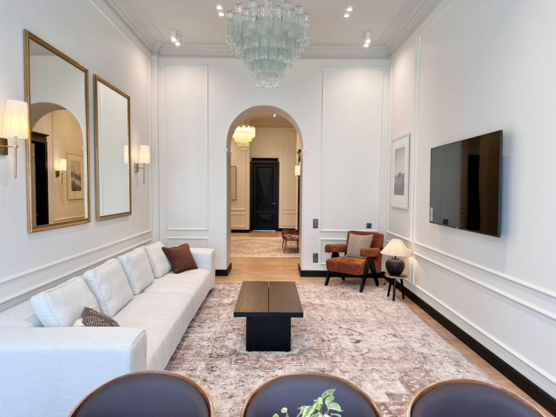 Продаётся красивая 4 комнатная квартира в ЖК Елисейские Поля, Авангард Стиль