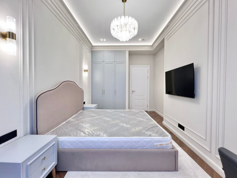 Продается небольшая 3 комнатная квартира в ЖК Елисейские Поля, Магистраль / Куттубаева