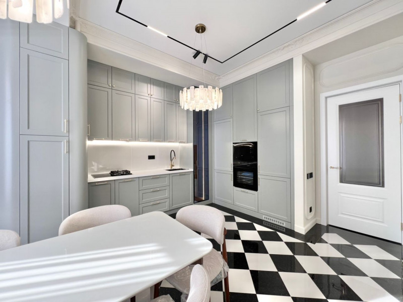 Продается большая 2 комнатная квартира в ЖК Елисейские Поля, Магистраль / Куттубаева.